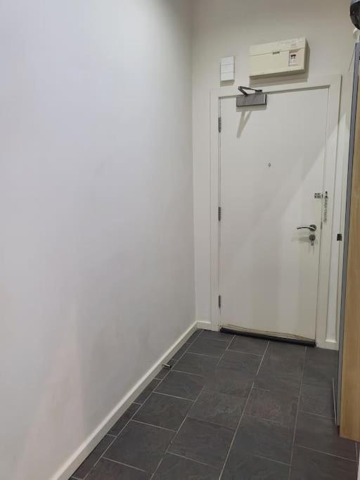 Lovely Spacious Studio Flat In City Centre. เบอร์มิงแฮม ภายนอก รูปภาพ